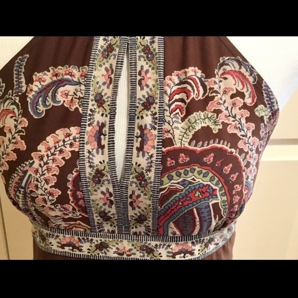 BCBG Vintage Brown Halter Top w/ Key Hole Opening Pretty Paisley Print - Picture 2 of 10